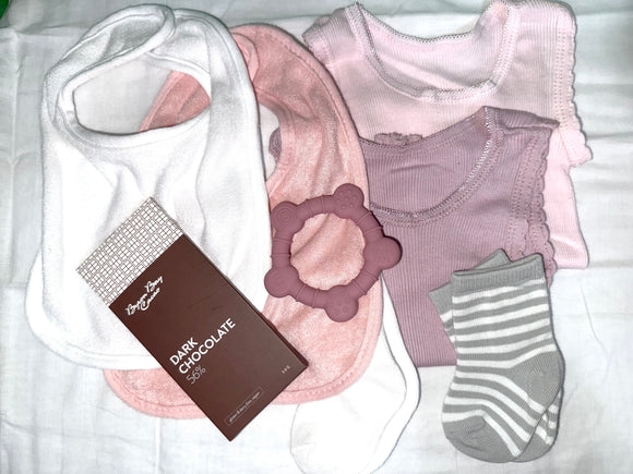 Nappy cake deluxe content for newborn girl